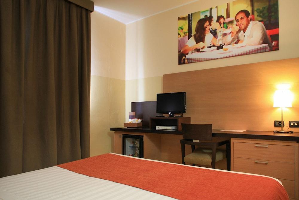 B&B Hotel Milano Cologno Studios كولونيو مونزيسِّ المظهر الخارجي الصورة