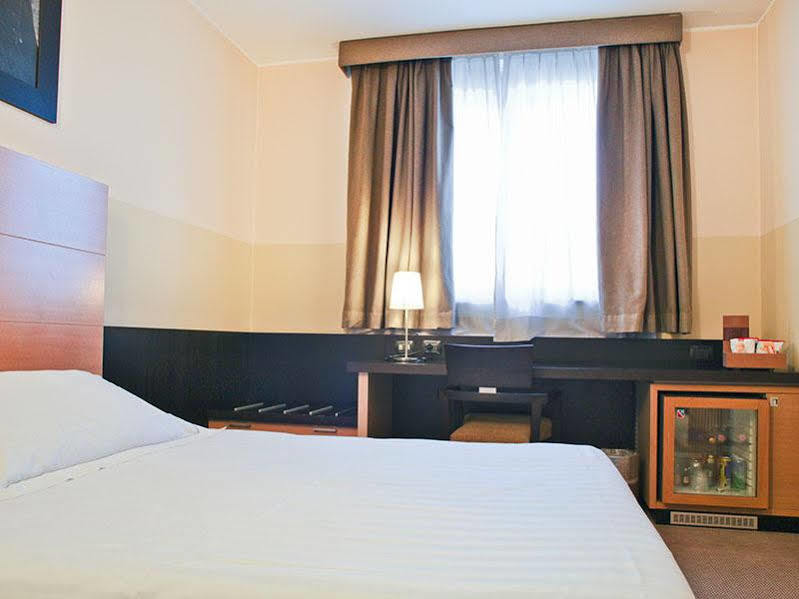 B&B Hotel Milano Cologno Studios كولونيو مونزيسِّ المظهر الخارجي الصورة
